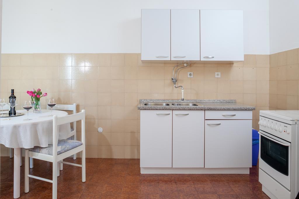 Apartments Irena Tučepi Екстериор снимка